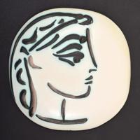 Pablo Picasso Profil de Jacqueline Plate (A.R. 383) - Sold for $10,625 on 11-09-2019 (Lot 204).jpg